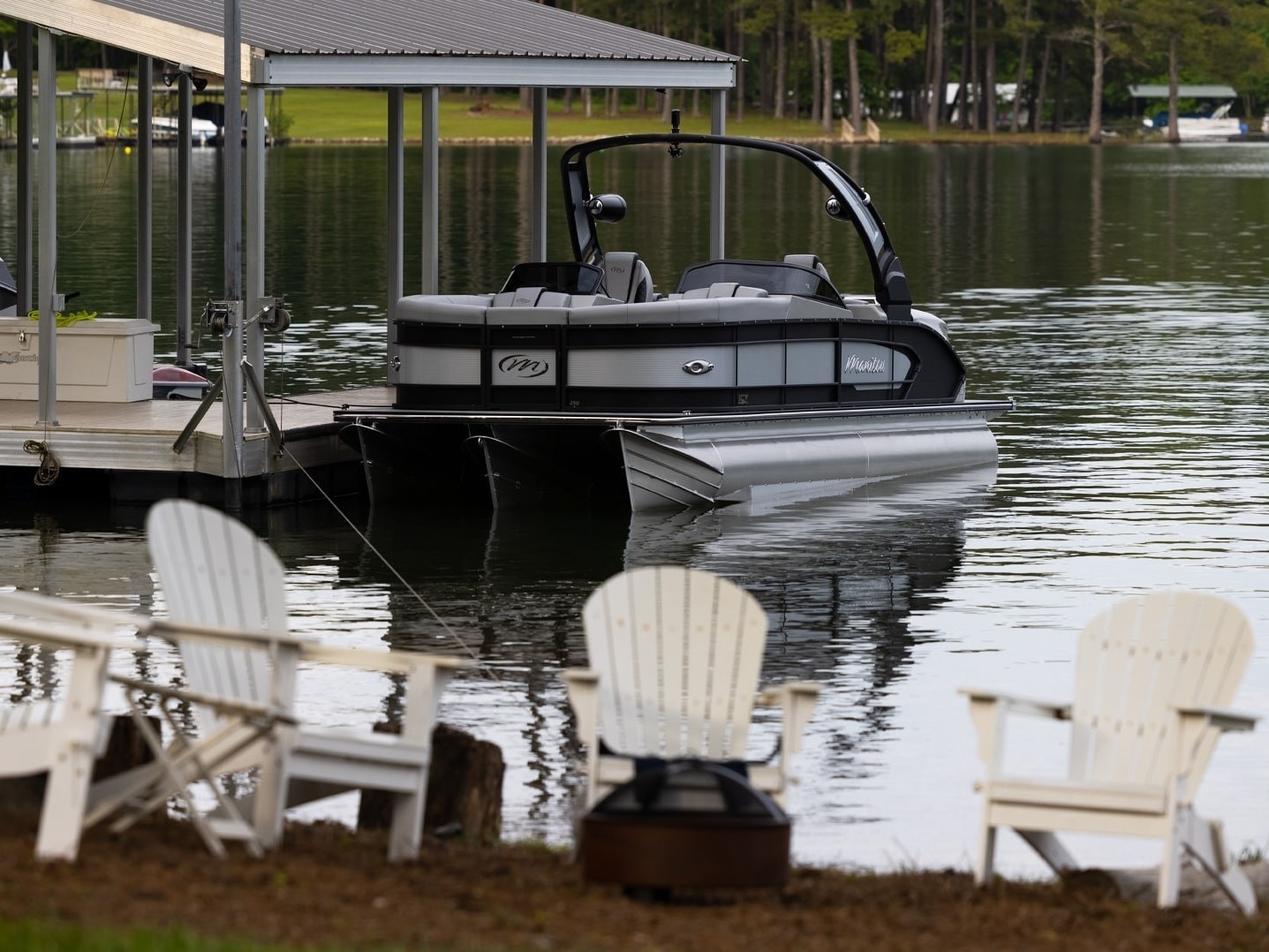 Differences between pontoons and tritoons