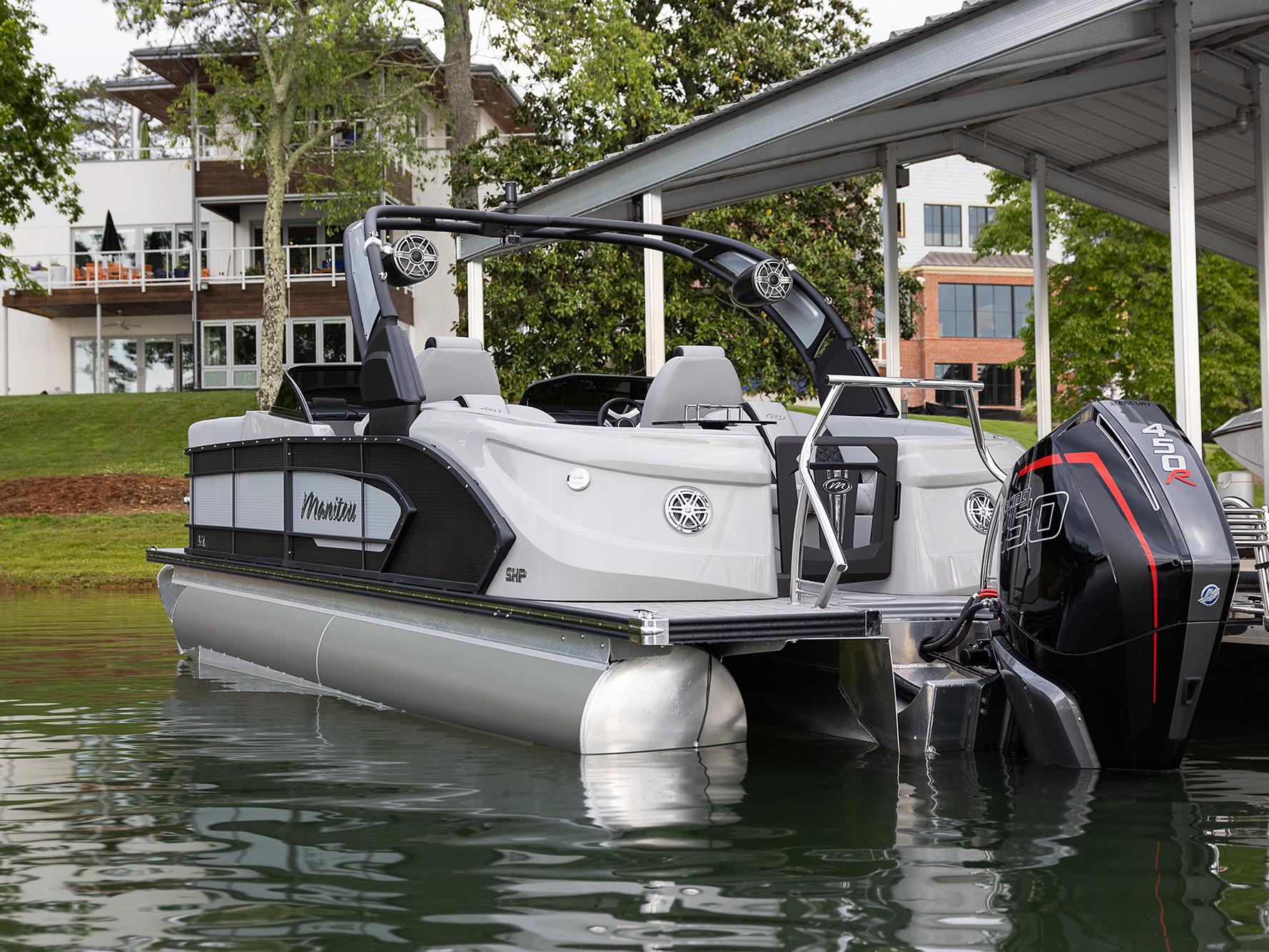 Manitou Sport LX Pontoon Boat docking 