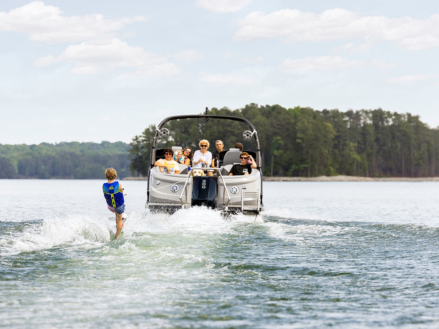 CAN A PONTOON BOAT PULL A SKIER?