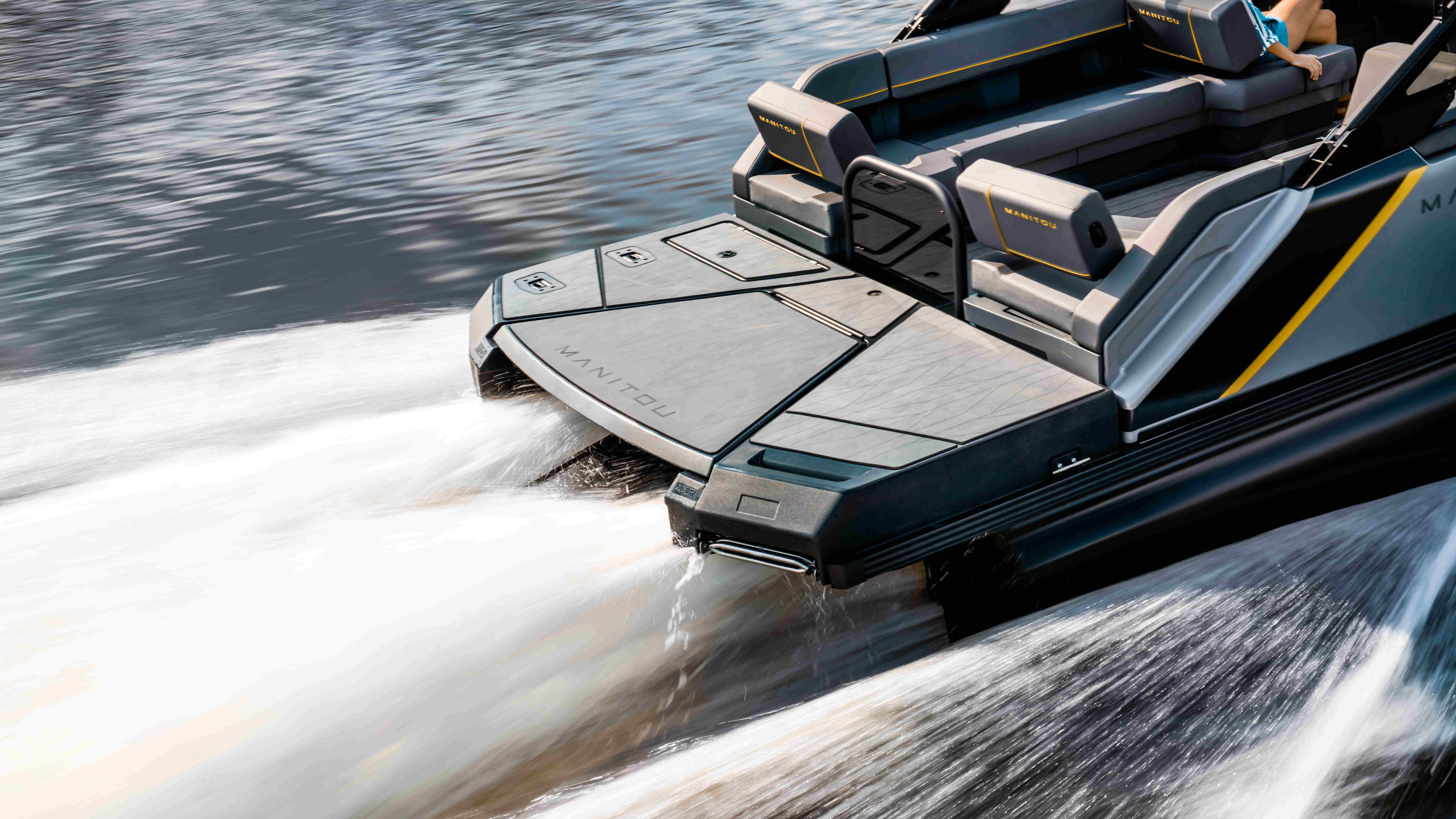 www.manitoupontoonboats.com