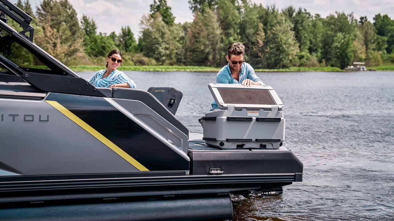 Tritoon &amp; Pontoon Boat Accessories - Manitou